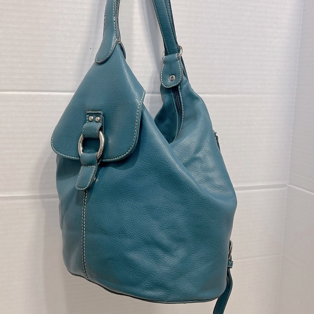 Elegant Blue Leather Shoulder Bag